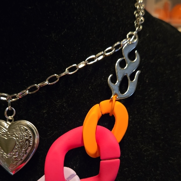 Colorful Chain Necklace with Heart Pendant - Picture 4 of 13